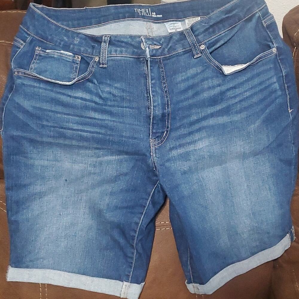 Time and Tru Denim Cuffed Bermuda Shorts Size 16 Mid-Rise, Preowned